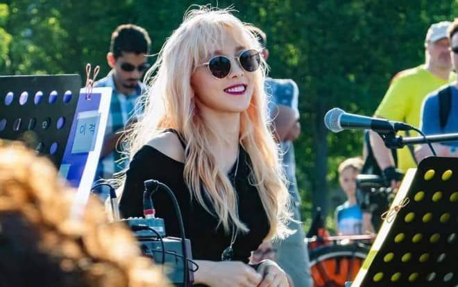 Loạt khoảnh khắc đẹp 'ná thở' của Taeyeon (SNSD) dưới cái nắng vàng óng của trời Tây khiến fan nhẹ nhõm hơn bao giờ hết