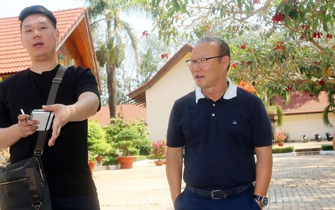 Hôm nay HLV Park Hang Seo về Hàn Quốc, 'chưa vội gia hạn hợp đồng'