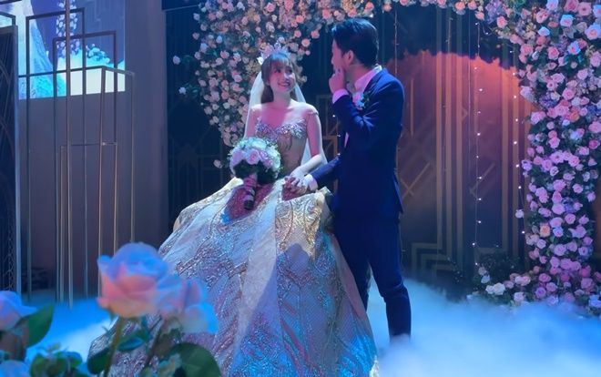 Cris Phan tung Vlog đám cưới siêu hot, khoe giọng hát ngọt ngào cùng cô dâu Mai Quỳnh Anh