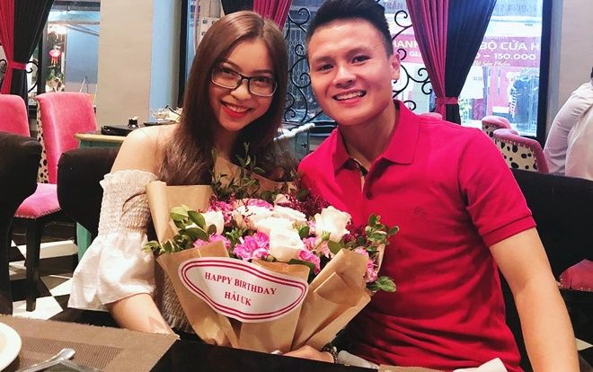 Quang Hải hóa 'chàng thơ' trong ngày sinh nhật bạn gái