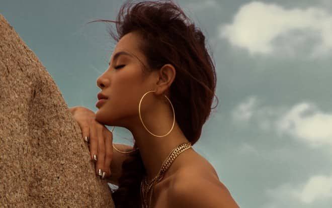 Phương Trinh Jolie khoe vẻ đẹp khỏe khoắn, nóng bỏng giữa thiên nhiên nắng gió của Bali trong MV 'Yêu đi 2'