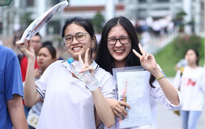 Kỳ thi THPT Quốc gia 2019: Kết thúc môn thi Toán thí sinh ra về với nét mặt rạng rỡ, tự tin làm tốt bài thi