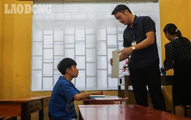 Nam thí sinh ‘dũng cảm’ nhất kỳ thi THPT Quốc gia 2019: Ngồi một mình một phòng thi có 2 giám thị