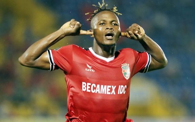 Sao U23 VN phản lưới nhà gây sốt, Bình Dương gặp Hà Nội ở chung kết