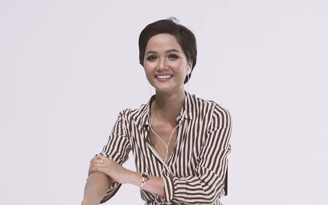 Clip: H'Hen Niê dễ thương thế nào khiến Sơn Tùng M-TP không nỡ 'bắt bẻ' khi gọi mình là… 'Sếp'