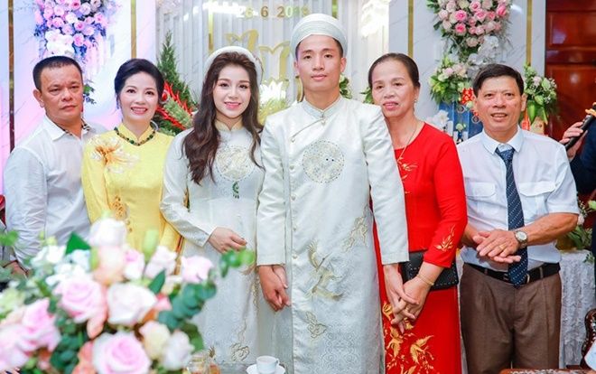 Trước tin đồn 'cưới chạy', Bùi Tiến Dũng và bạn gái nói điều xúc động sau đính hôn