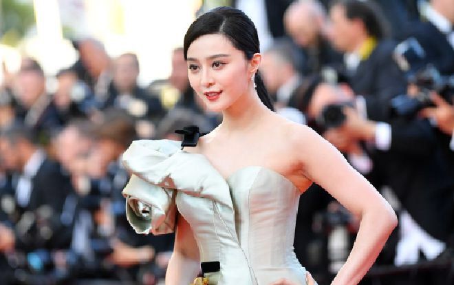 Vừa chia tay Lý Thần, Phạm Băng Băng lại vướng tin đồn mang thai với người đàn ông khác nhưng dân mạng liền chỉ ra điểm vô lý