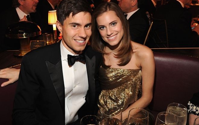 27/06/2019 là Quốc tế chia tay thật rồi: Vợ chồng nữ diễn viên Allison Williams ly hôn