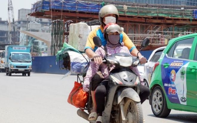 Nắng nóng kinh hoàng hơn 40 độ C, cảnh báo tia cực tím ở Hà Nội và Đà Nẵng đạt mức nguy hiểm