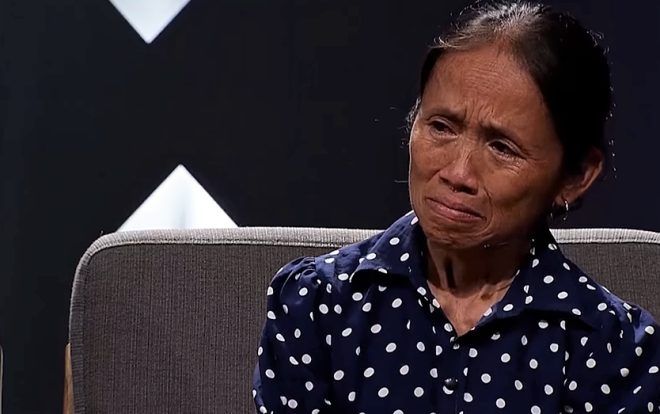 Bà Tân rơi nước mắt trên truyền hình khi kể về quá khứ phải cày ruộng, phụ hồ, cắm sổ đỏ nuôi chồng ung thư