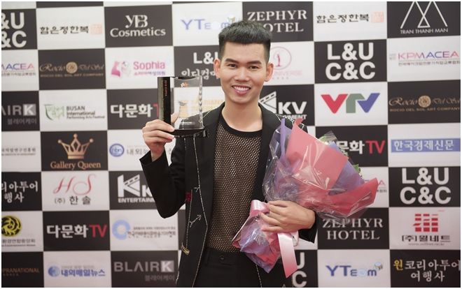 Nam Kelbin vinh dự đoạt giải Cống hiến tại Korea-Vietnam Fashion Festival Awards 2019