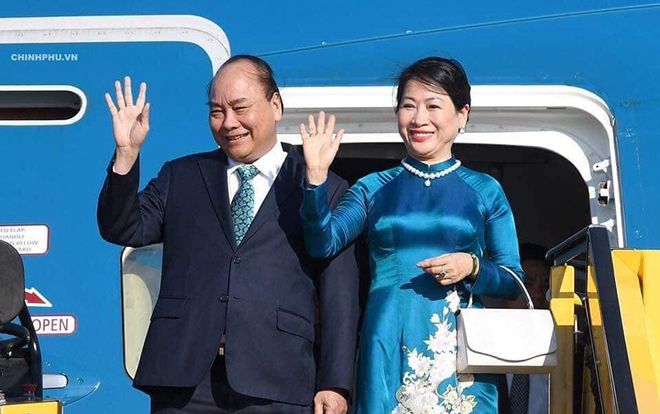 Phát hiện thú vị: Thủ tướng Nguyễn Xuân Phúc thường xuyên mặc tương đồng với phu nhân
