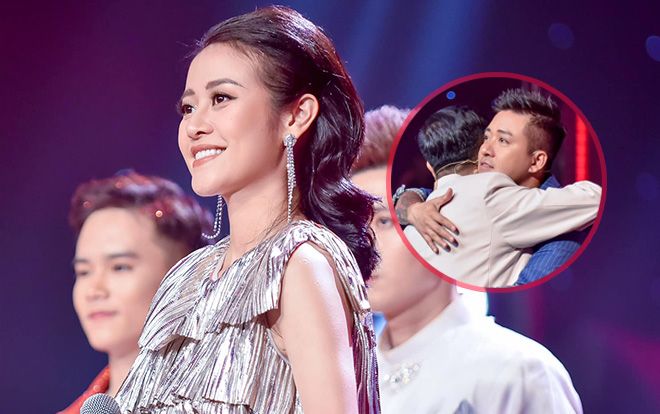 The Voice 2019: MC Phí Linh 'mê mệt' khoảnh khắc 'chú rể' Tuấn Hưng ôm 'cô dâu' Hồ Hoài Anh