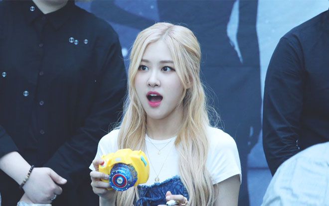 Chỉ là chiến thắng Lisa ở trò chơi siêu 'kinh điển', fan bất ngờ với phản ứng của Rosé (BlackPink)