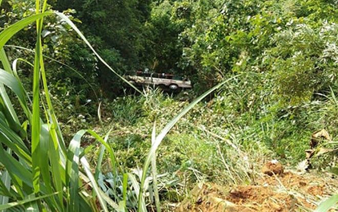 Xe chở khách du lịch bất ngờ lao xuống vực ở Quảng Ninh, hơn 20 người thương vong