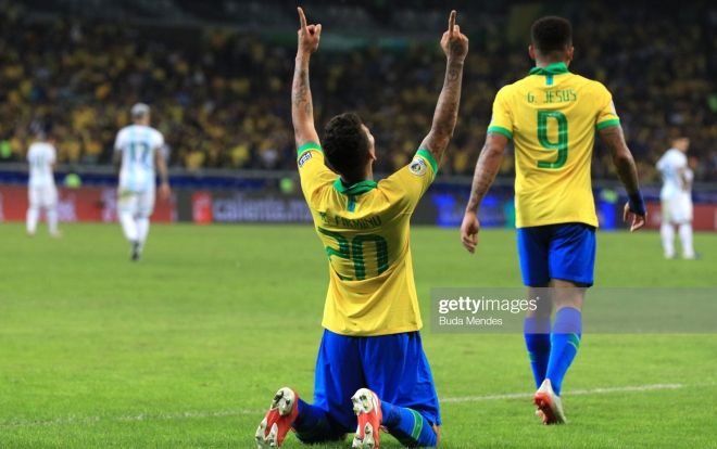 Messi mờ nhạt, Argentina thua 'tâm phục khẩu phục' Brazil