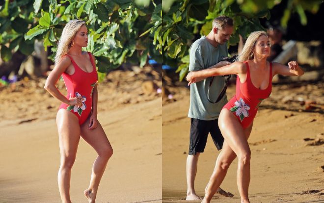 'Bỏng mắt' với thân hình đẫy đà của Katy Perry khi mặc áo tắm một mảnh rực rỡ