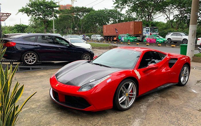 Siêu xe Ferrari 488 GTB của Tuấn Hưng sắp trở lại sau tai nạn nát đầu