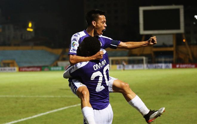 CLIP: Văn Quyết, Omar thay nhau lập công, rượt đuổi ngoạn mục trước Nam Định