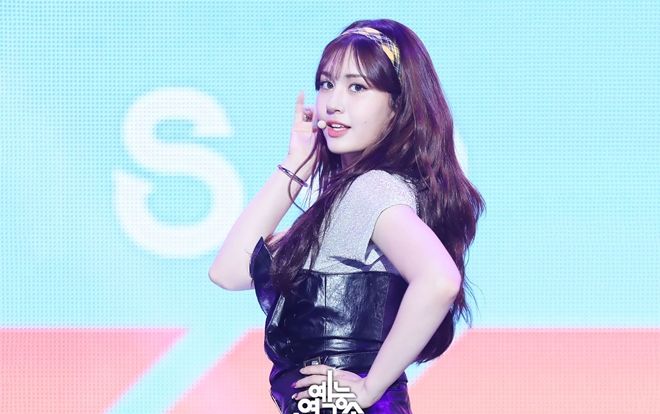 Netizen Hàn nhận xét về Jeon Somi sau khi đến YG: Hát tệ, gương mặt giống… cô dâu đấu trí với mẹ chồng