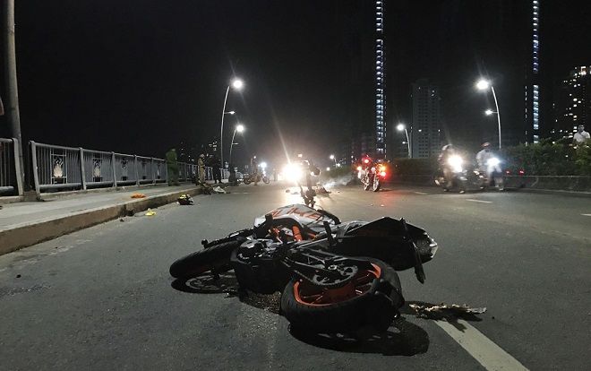 TP.HCM: Đôi nam nữ chạy môtô phân khối lớn tông trúng người nhặt ve chai khiến nạn nhân tử vong thương tâm