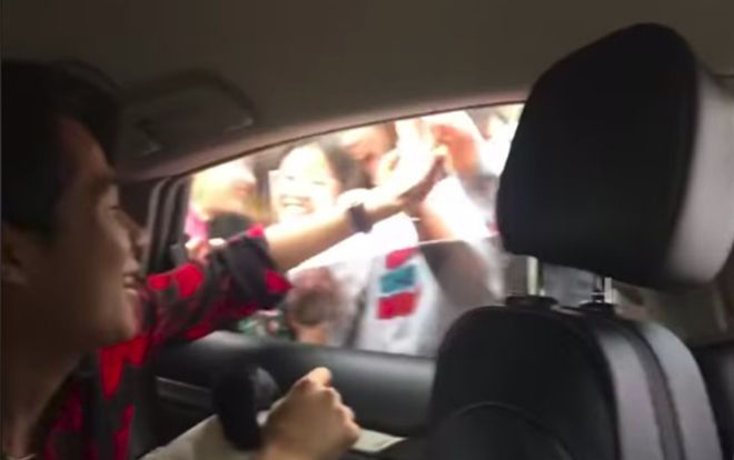 Clip: Có một 'em bé' Jack được fan hớt hải chạy theo… đưa thuốc vì lo lắng sức khỏe