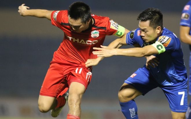 Cận cảnh quả 11m gây tranh cãi giúp HAGL xé lưới Quảng Nam