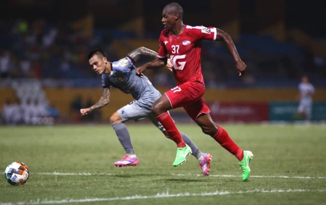 Sau phát biểu '5 đánh 1' của bầu Đức, CLB TP.HCM thua Viettel