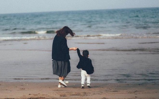 'Ly hôn là bất hiếu?' - câu chuyện buồn của một người mẹ tay trắng nuôi con gây bão mạng xã hội, khiến nhiều người phải suy ngẫm