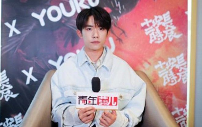 Dịch Dương Thiên Tỉ nói về việc tuổi trẻ thành danh: Được nhiều hơn mất