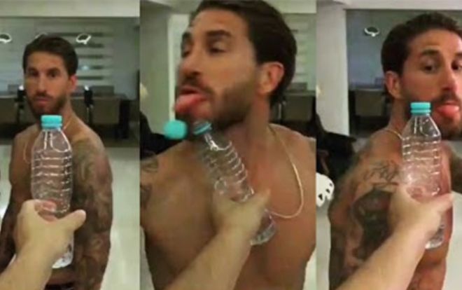 Dùng … lưỡi đẩy nắp chai, Ramos 'vô đối' trào lưu về lượt xem