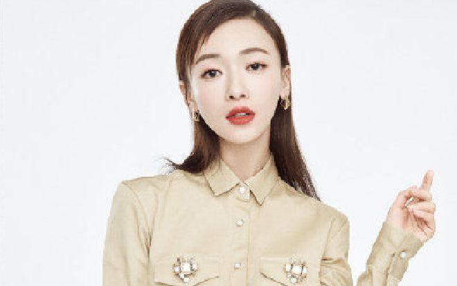 Không chỉ bắt chước phong cách, ngay cả 'Thanh xuân sáng thế kỷ' của Ngô Cẩn Ngôn cũng na ná phim của Angelababy