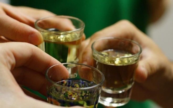 3 người tử vong, 2 người nguy kịch sau khi uống rượu ngâm hạt trái cây rừng