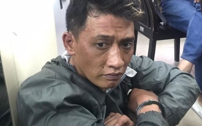 Bắt nhóm cướp giật dùng hung khí và bình xịt hơi cay chống trả công an ở Sài Gòn