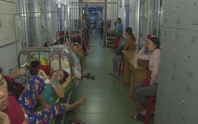 Hơn 100 người nhập viện cấp cứu nghi ngộ độc sau khi dự tiệc cưới