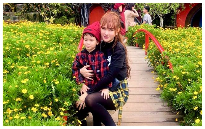 Thu Thủy khoe ảnh con trai, bố chồng bất ngờ vào nhận xét điều này