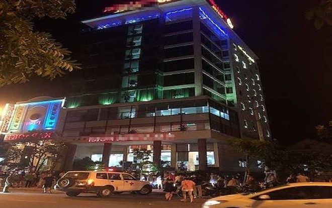 Lên tầng 11 khách sạn uống cà phê, người đàn ông bất ngờ nhảy lầu tự tử