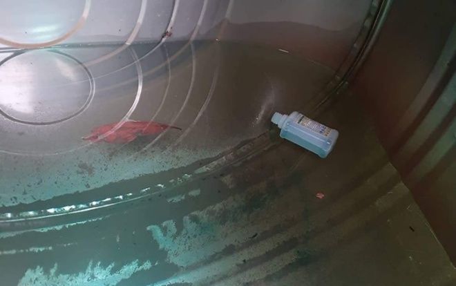 Công an điều tra nghi án bỏ thuộc diệt cỏ vào bể nước đầu độc cả một gia đình