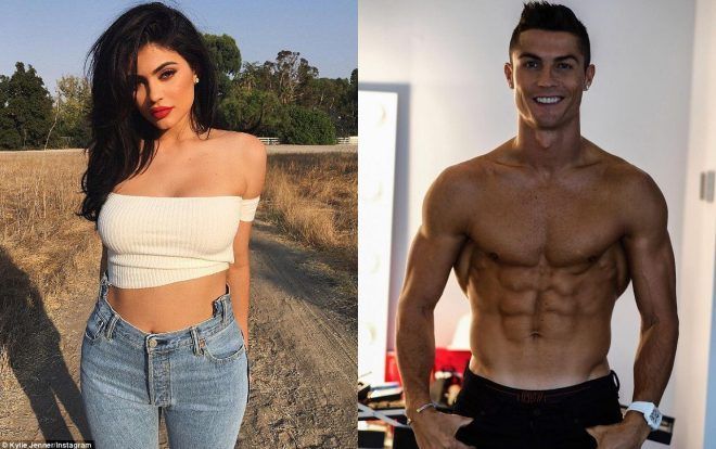 Đường cong 'chết người' của Kylie Jenner, nữ tỉ phú đang khiến C.Ronaldo chết mê chết mệt