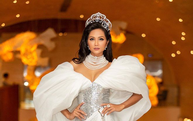 Necklace - đeo nhiều vòng bỗng thành trend của sao Việt, hot nhất phải là H'hen Niê