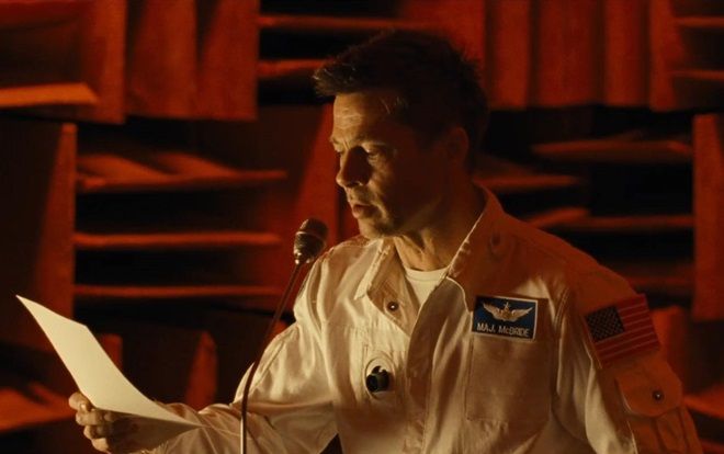 Trailer mới phim Ad Astra: 'Phi hành gia' Brad Pitt tìm cha mất tích, nhân tiện 'bóc phốt' cả vũ trụ