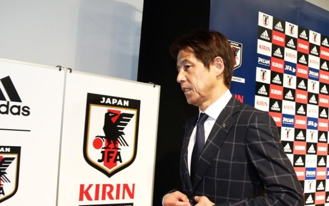 Tân HLV Thái Lan: Tài ba xuất chúng, đối thủ đáng gờm với HLV Park