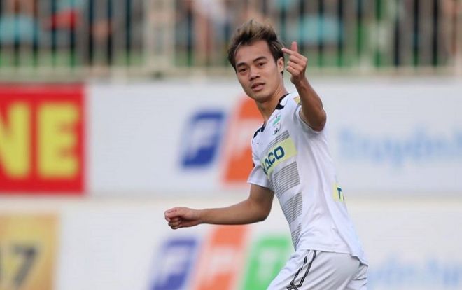 Cận cảnh Văn Toàn lập siêu phẩm 'xé lưới' Nguyên Mạnh