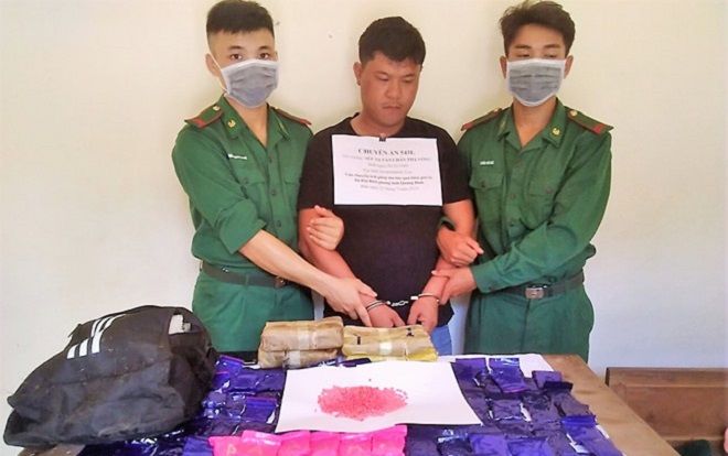 Bắt giữ đối tượng vận chuyển 24.000 viên ma tuý tổng hợp từ Lào vào Việt Nam