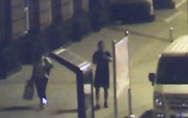 Vừa chia tay bạn trai, cô gái đi bộ về một mình và gặp chuyện kinh hoàng