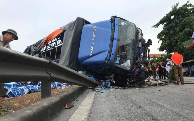 Tạm giữ hình sự tài xế xe tải bị lật đè tử vong 5 người ở Hải Dương