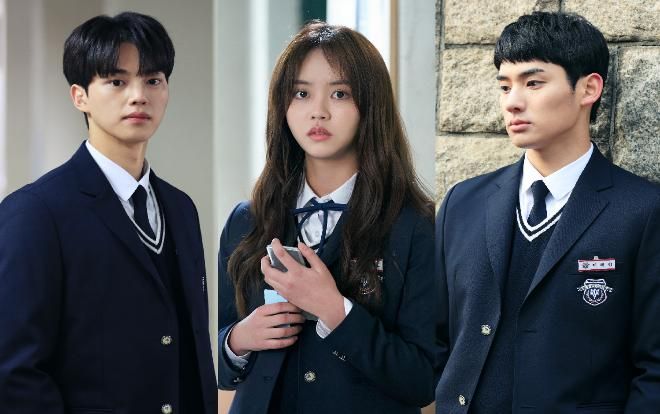Fan 'đứng ngồi không yên' khi Netflix phát hành hình ảnh của Kim So Hyun và 2 bạn diễn mỹ nam trong 'Love Alarm'