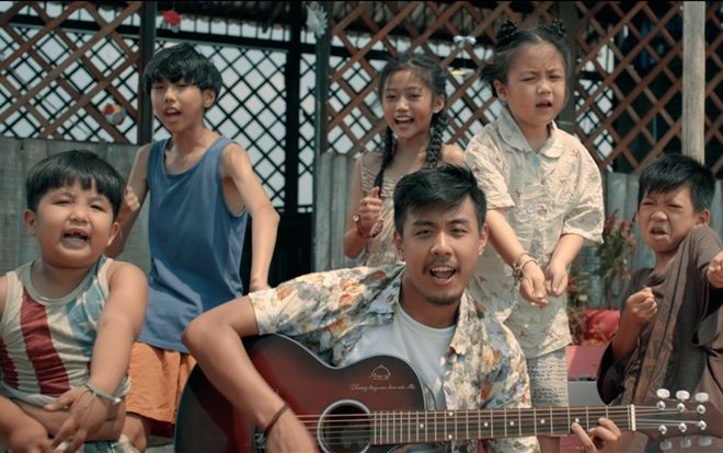 Trailer phim 'Anh thầy ngôi sao': Dù phải ra đảo hoang nhưng Huyme đã có Miu Lê và lũ trẻ đáng yêu cùng hát ca