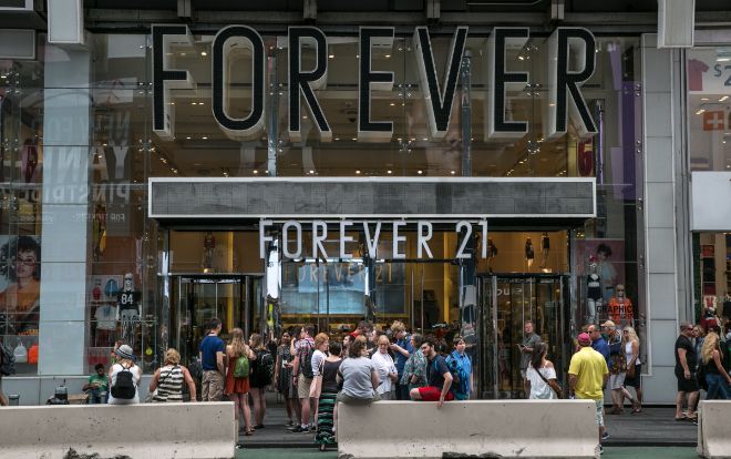 Forever 21 bị tẩy chay dữ dội vì tặng thực phẩm ăn kiêng cho khách hàng mua đồ ngoại cỡ