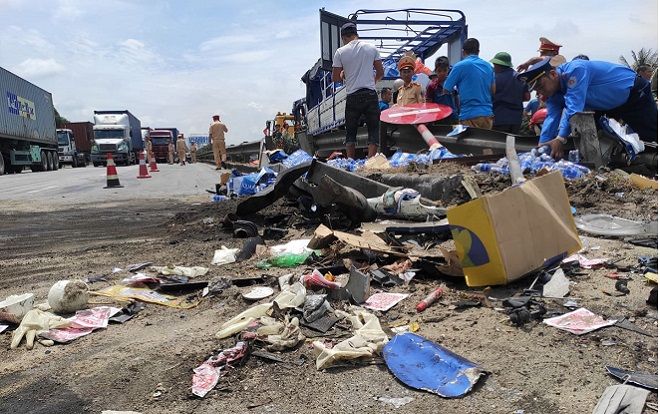 Khởi tố bị can, bắt tạm giam tài xế xe tải bị lật đè tử vong 5 người ở Hải Dương